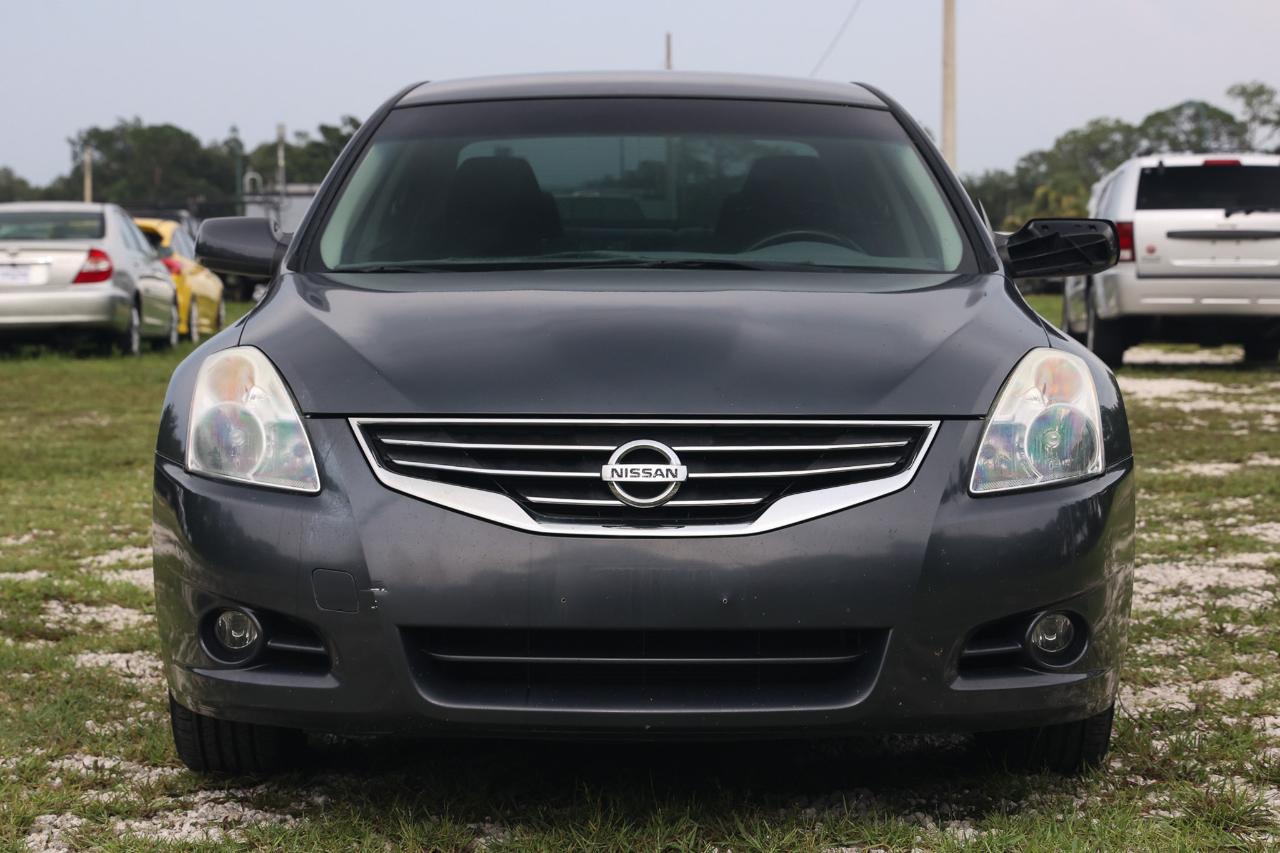 Nissan Altima  2011
