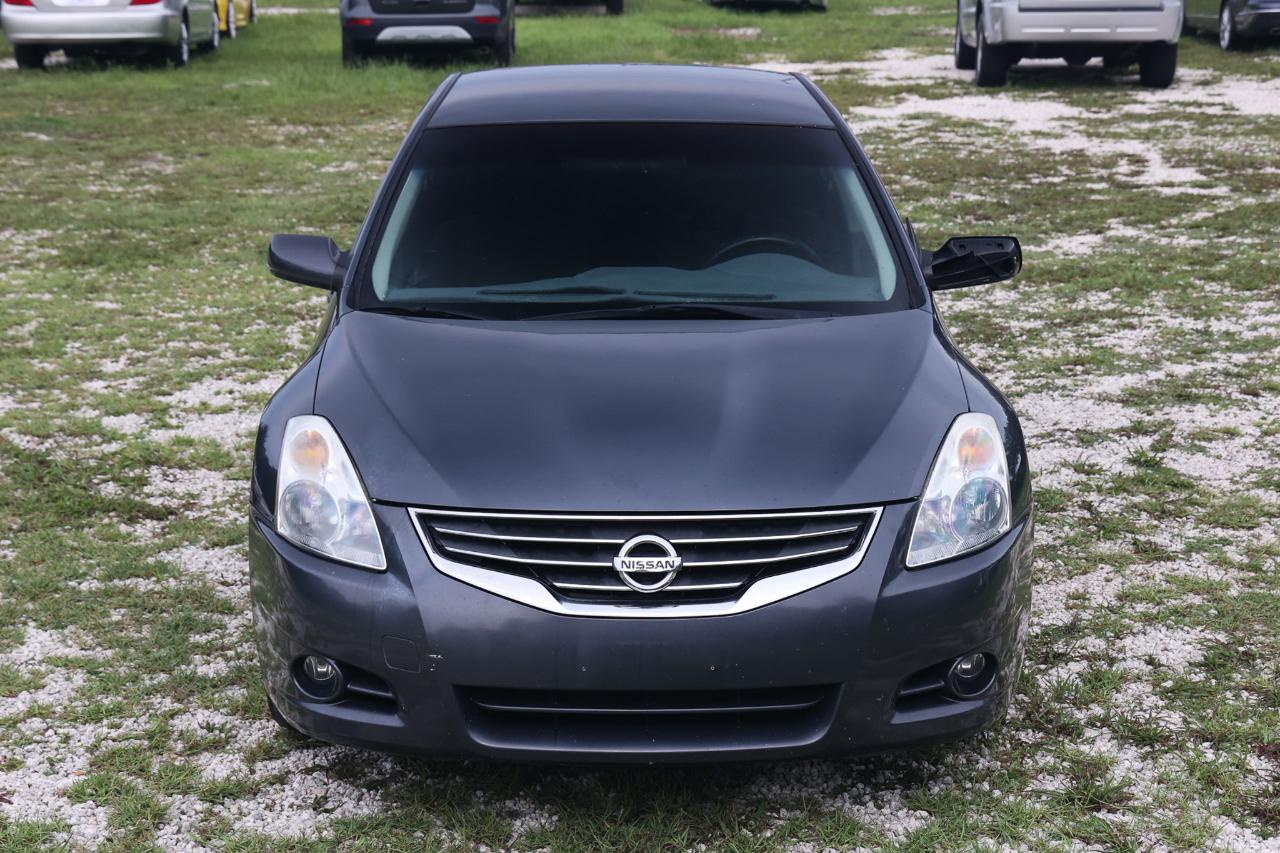 Nissan Altima  2011