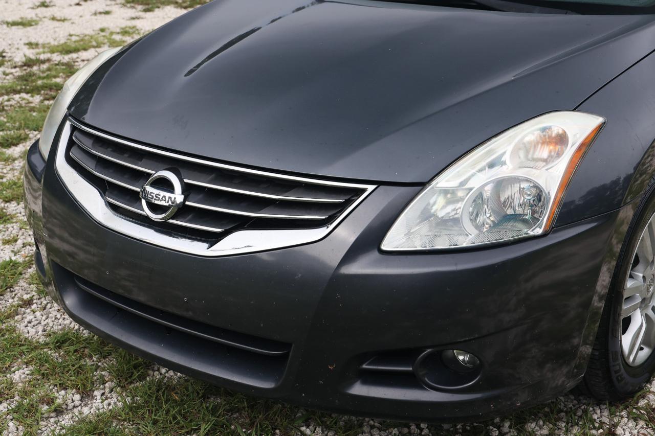 Nissan Altima  2011