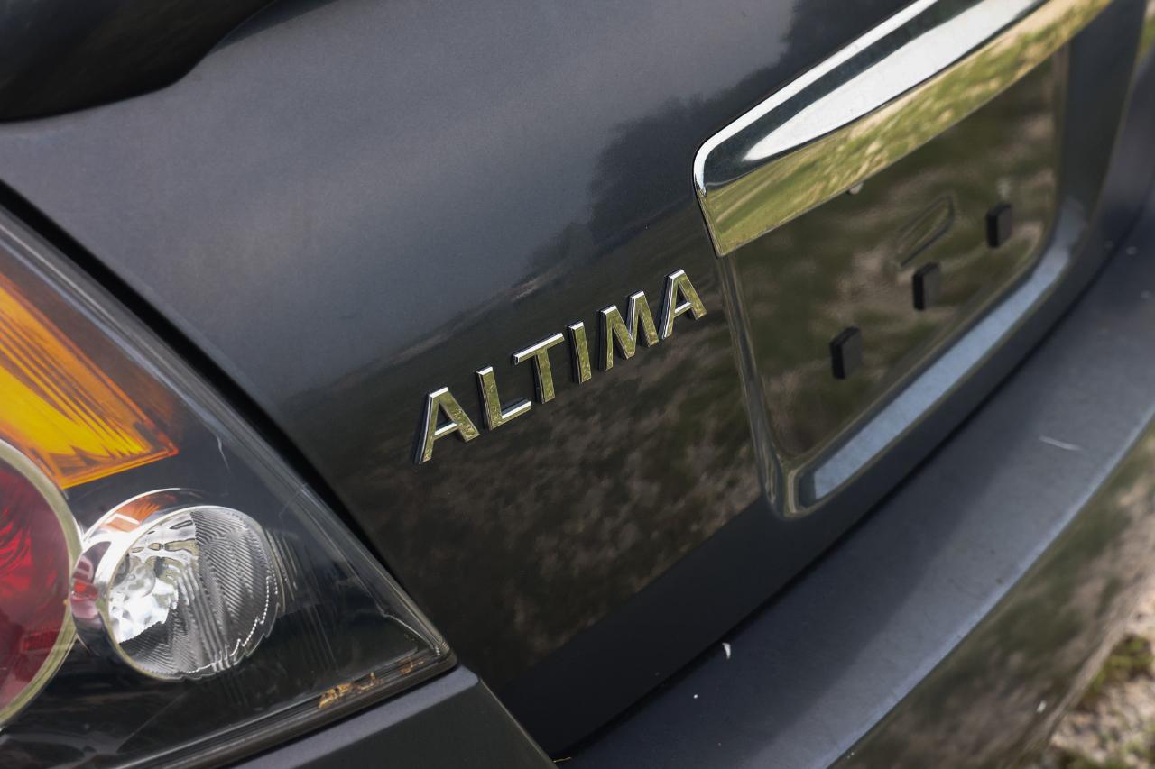 Nissan Altima  2011