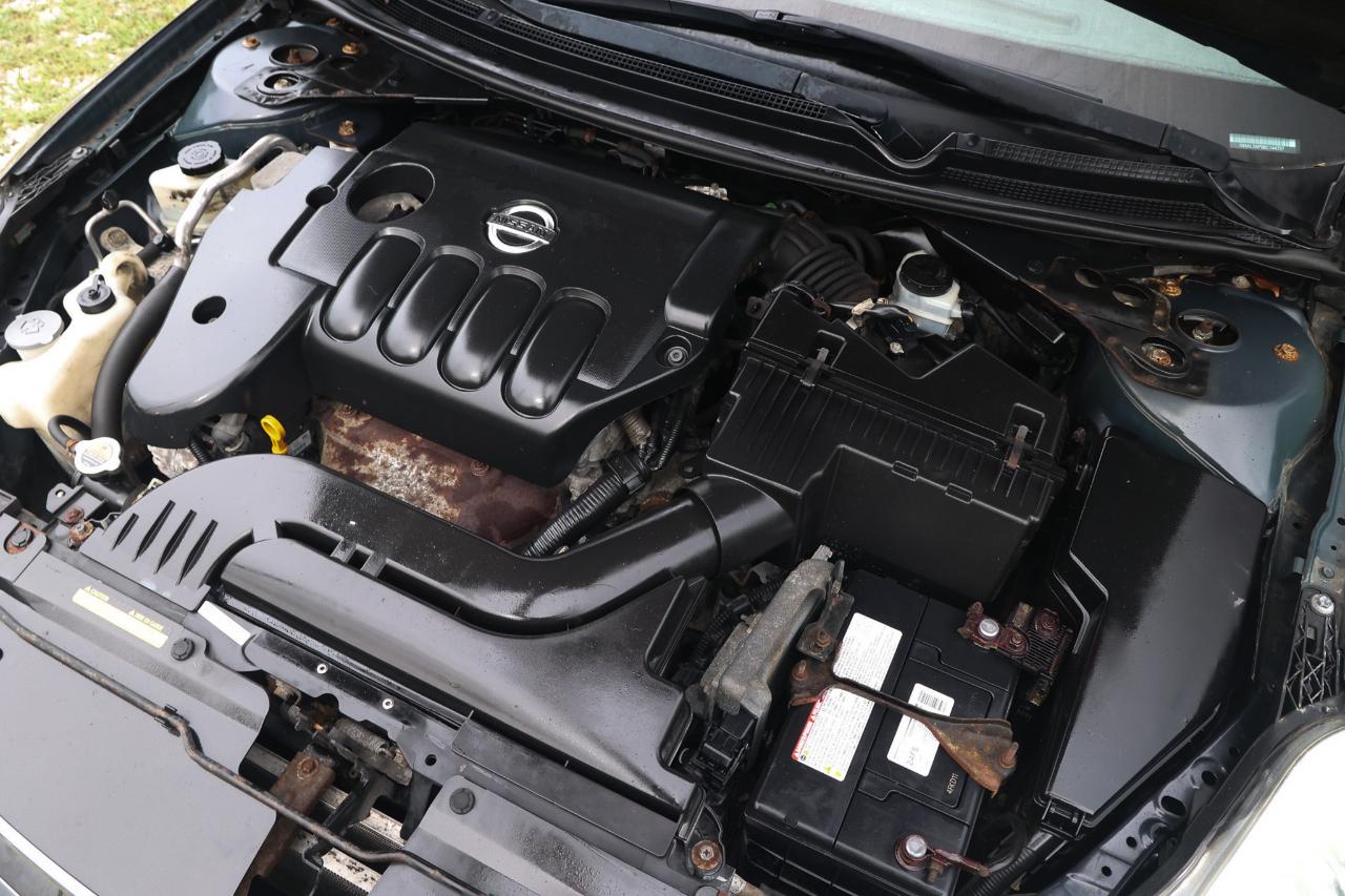 Nissan Altima  2011