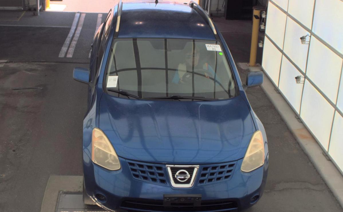 Nissan Rogue  2010
