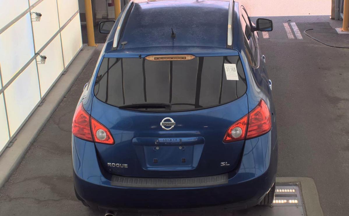Nissan Rogue  2010