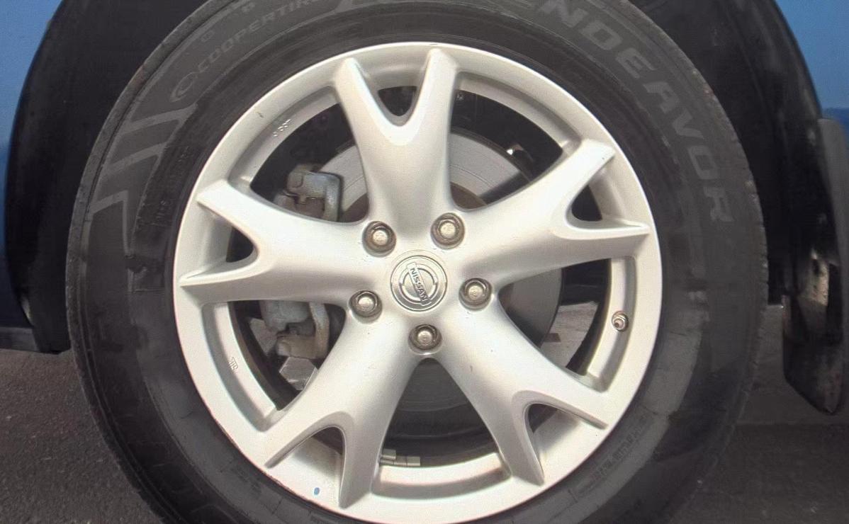 Nissan Rogue  2010