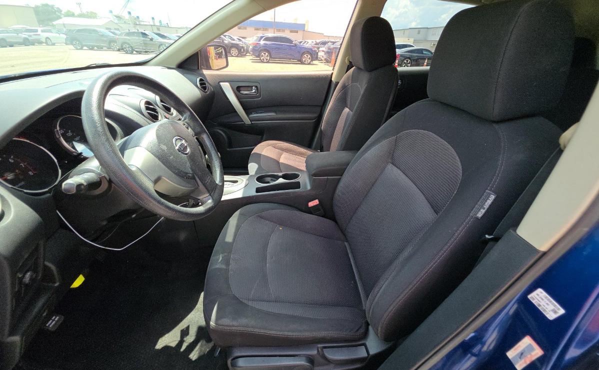 Nissan Rogue  2010