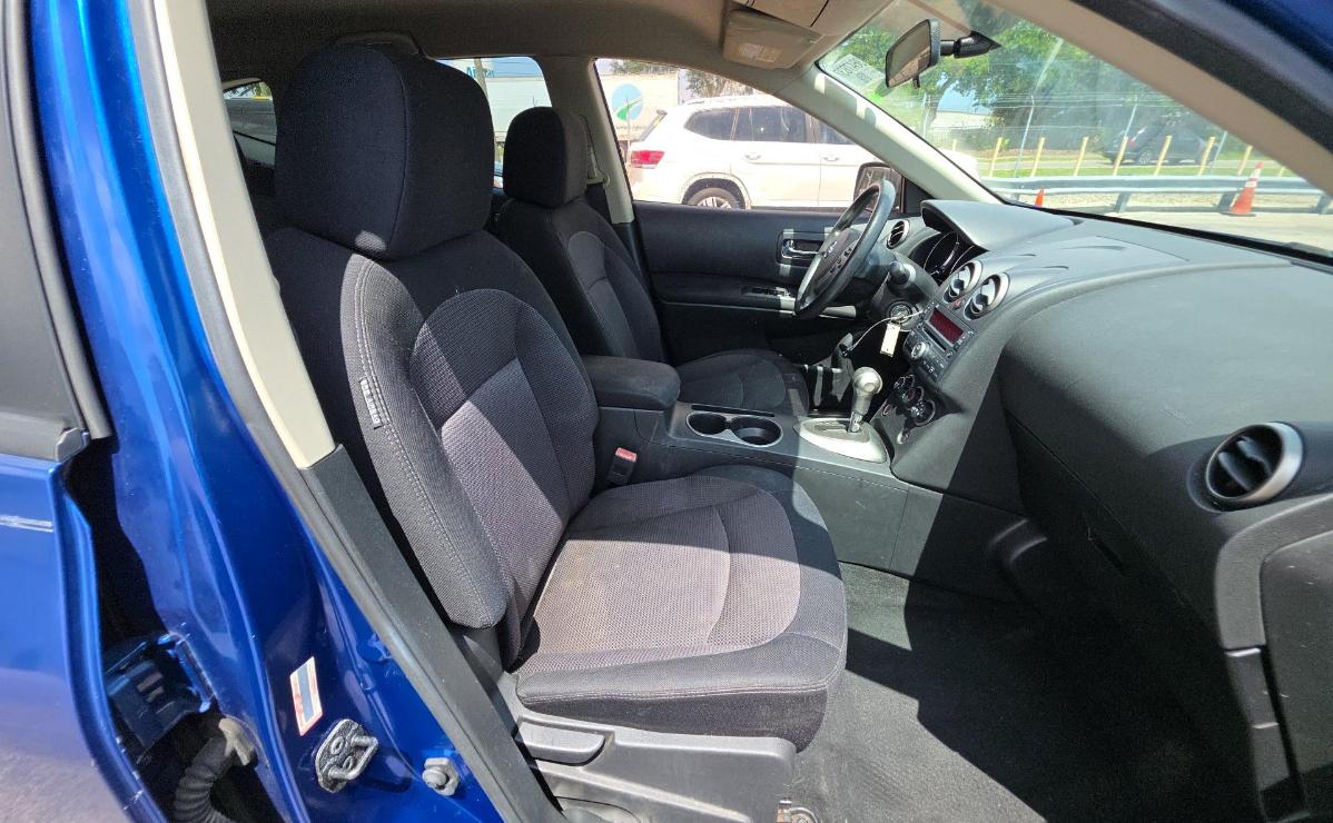 Nissan Rogue  2010
