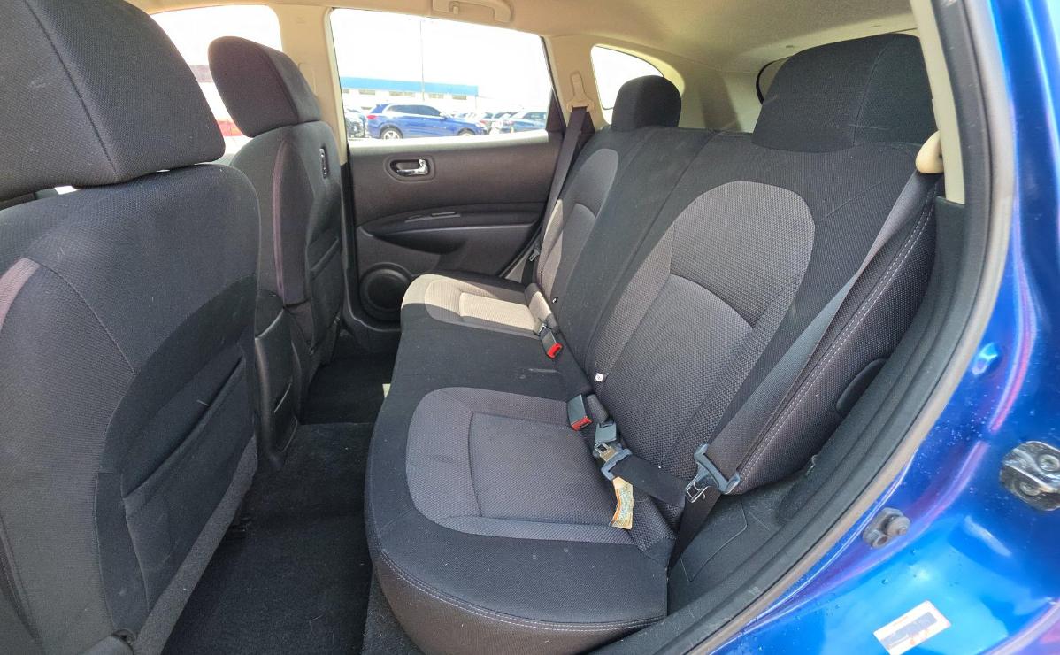 Nissan Rogue  2010