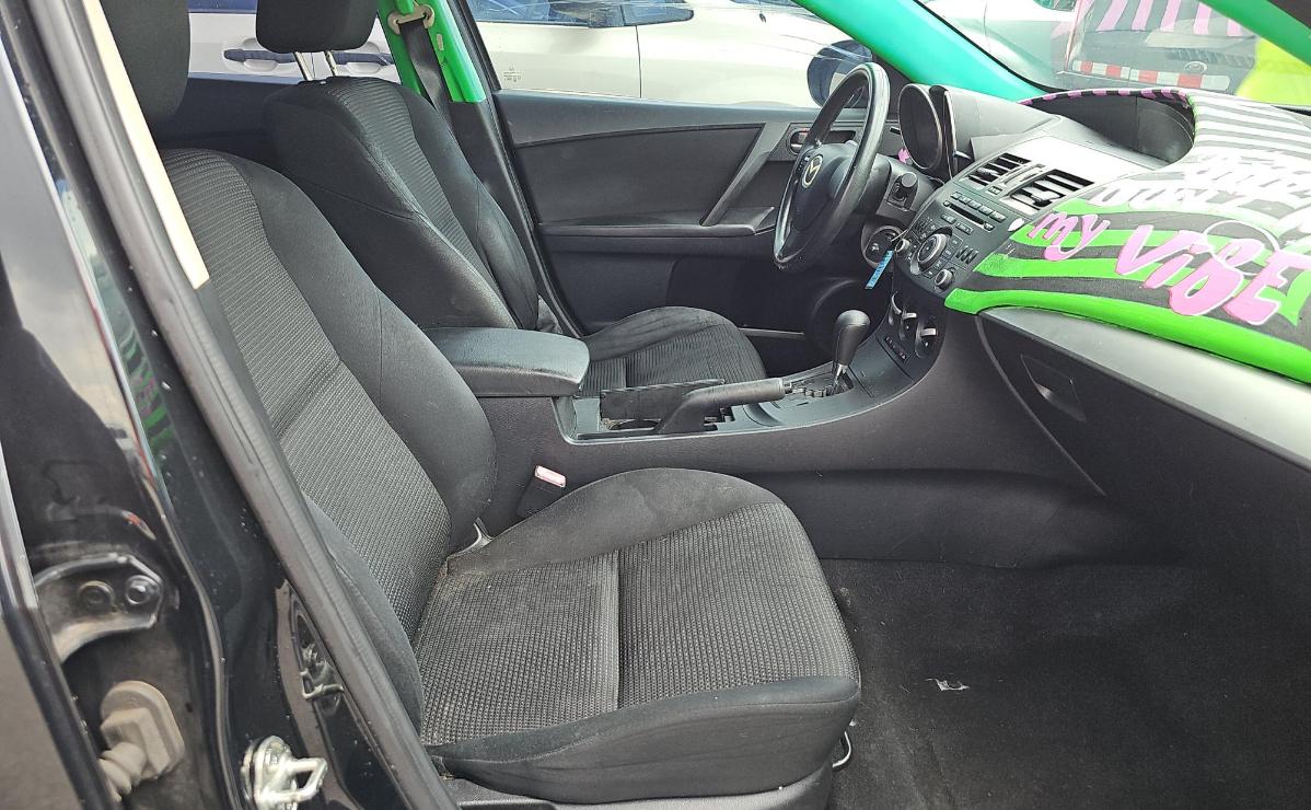 Mazda MAZDA3  2012