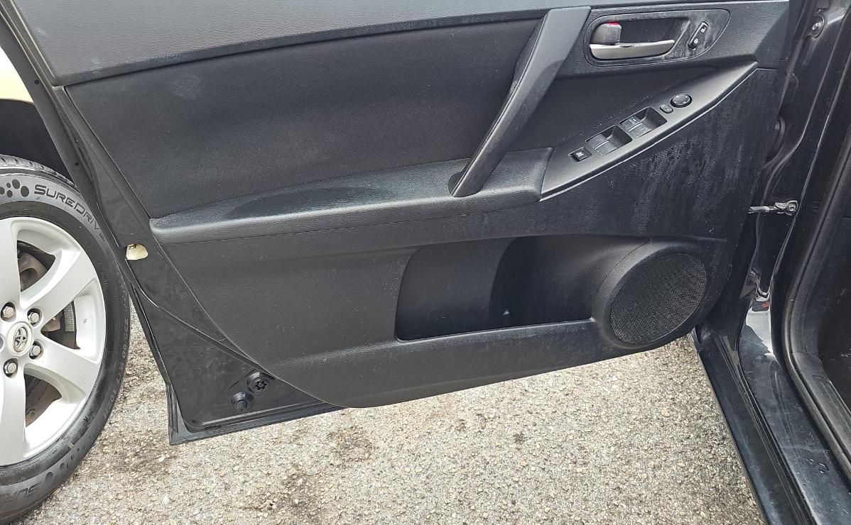 Mazda MAZDA3  2012