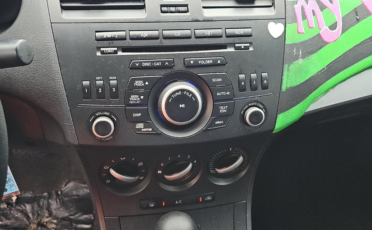 Mazda MAZDA3  2012