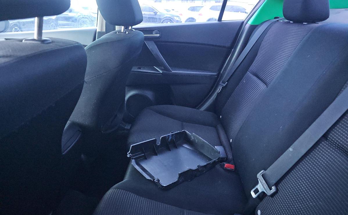 Mazda MAZDA3  2012
