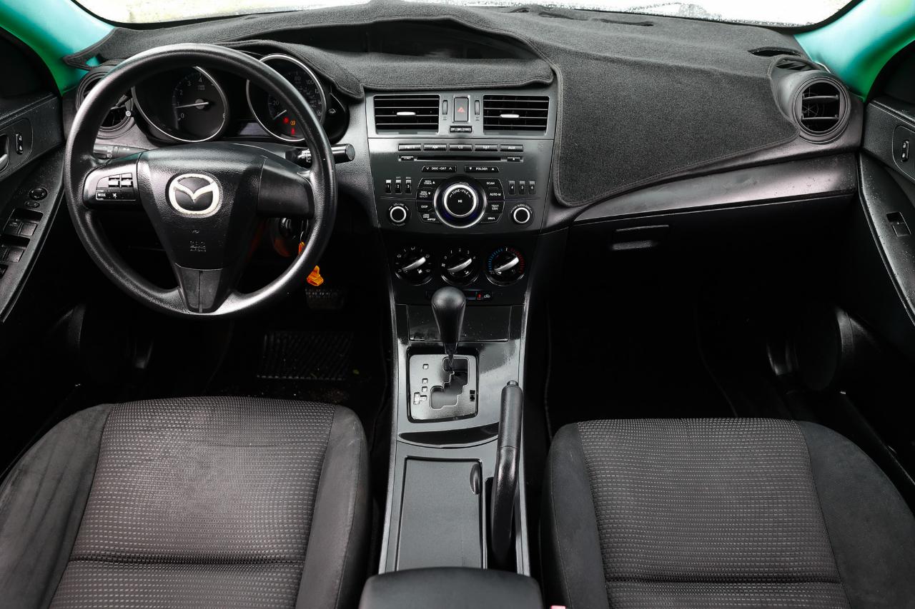 Mazda MAZDA3  2012