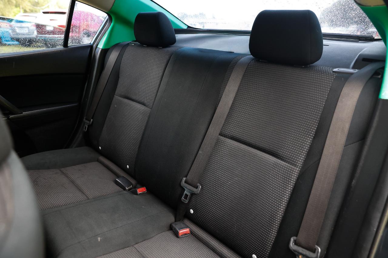 Mazda MAZDA3  2012