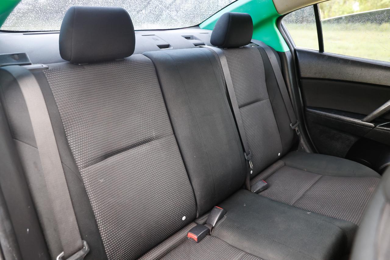 Mazda MAZDA3  2012