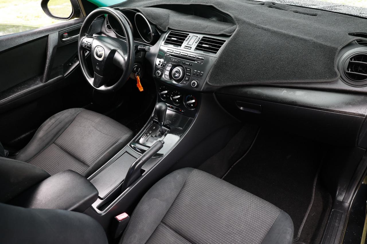 Mazda MAZDA3  2012