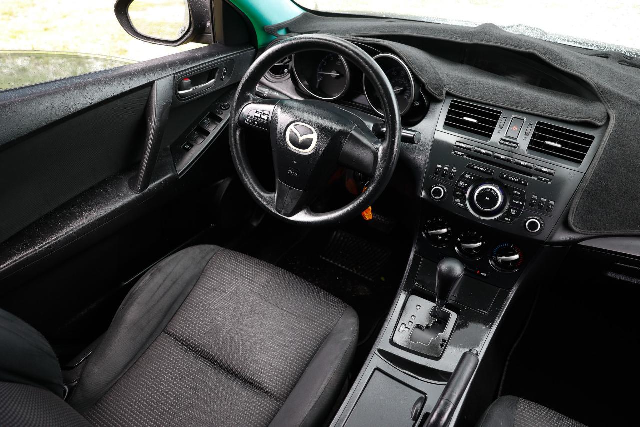 Mazda MAZDA3  2012