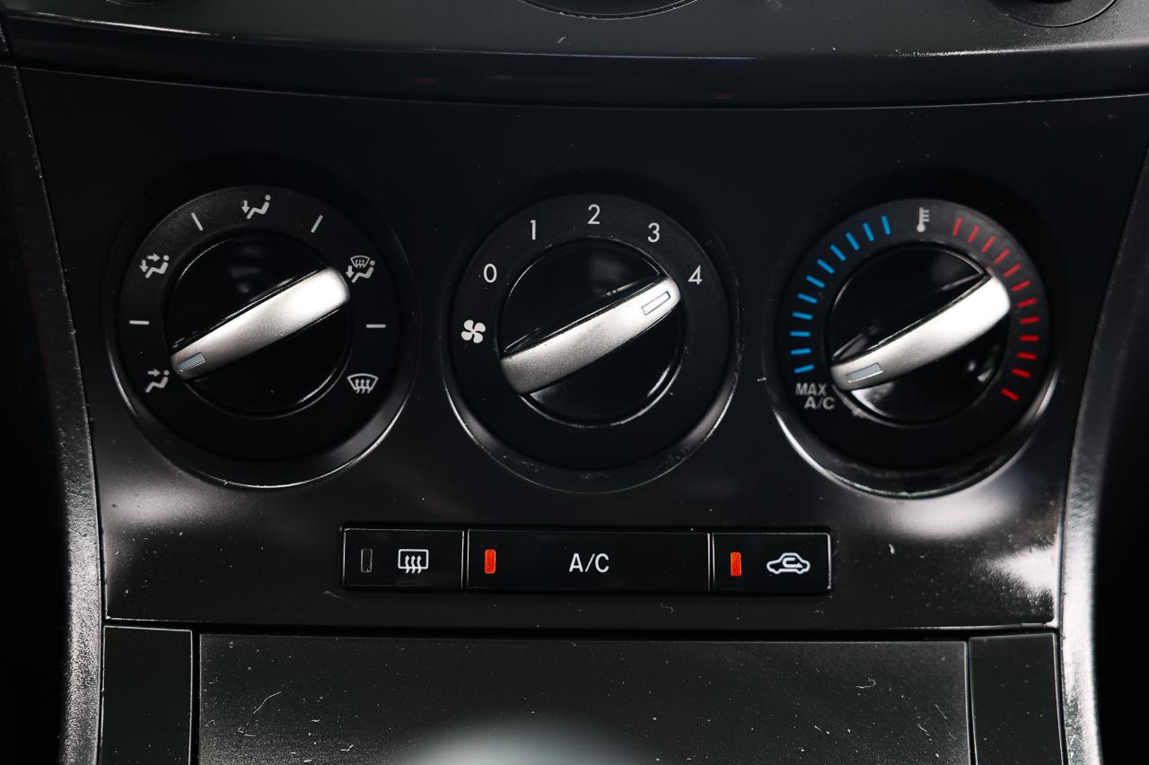 Mazda MAZDA3  2012