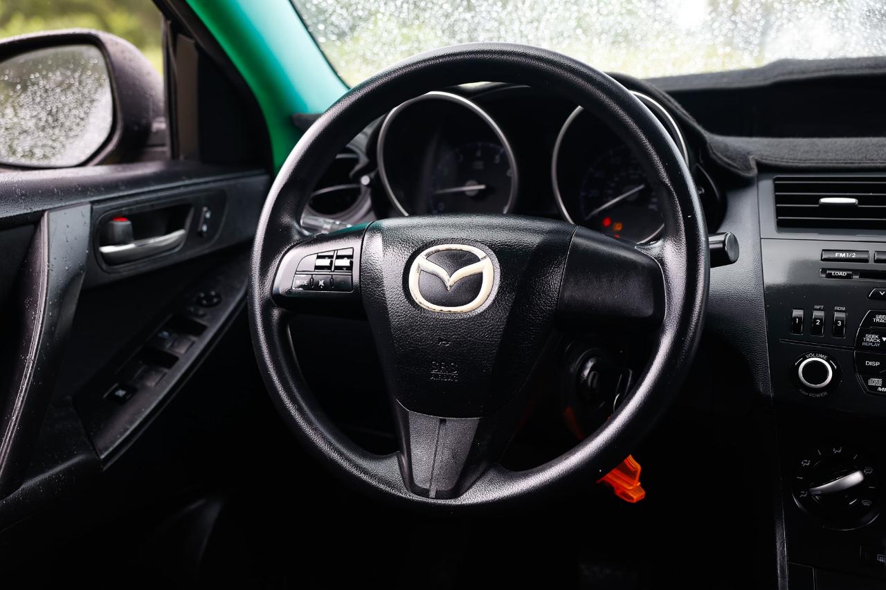 Mazda MAZDA3  2012