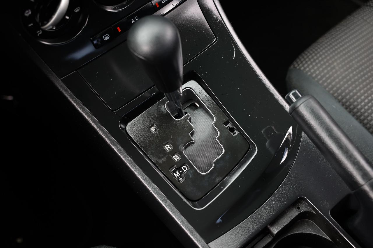 Mazda MAZDA3  2012