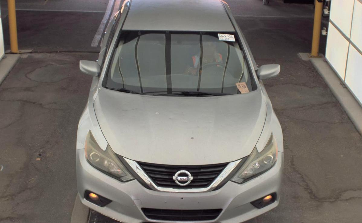 Nissan Altima  2016
