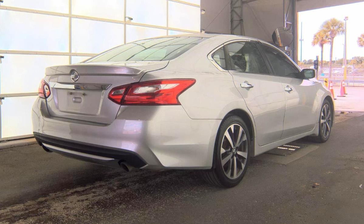 Nissan Altima  2016