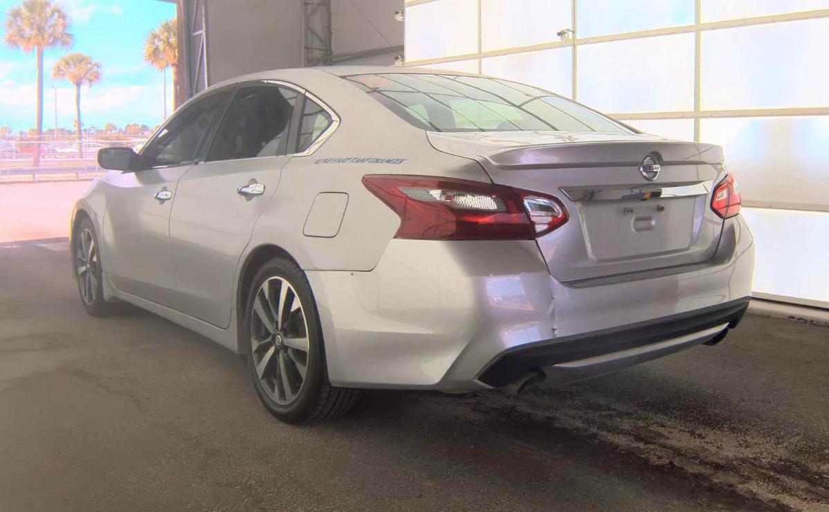 Nissan Altima  2016