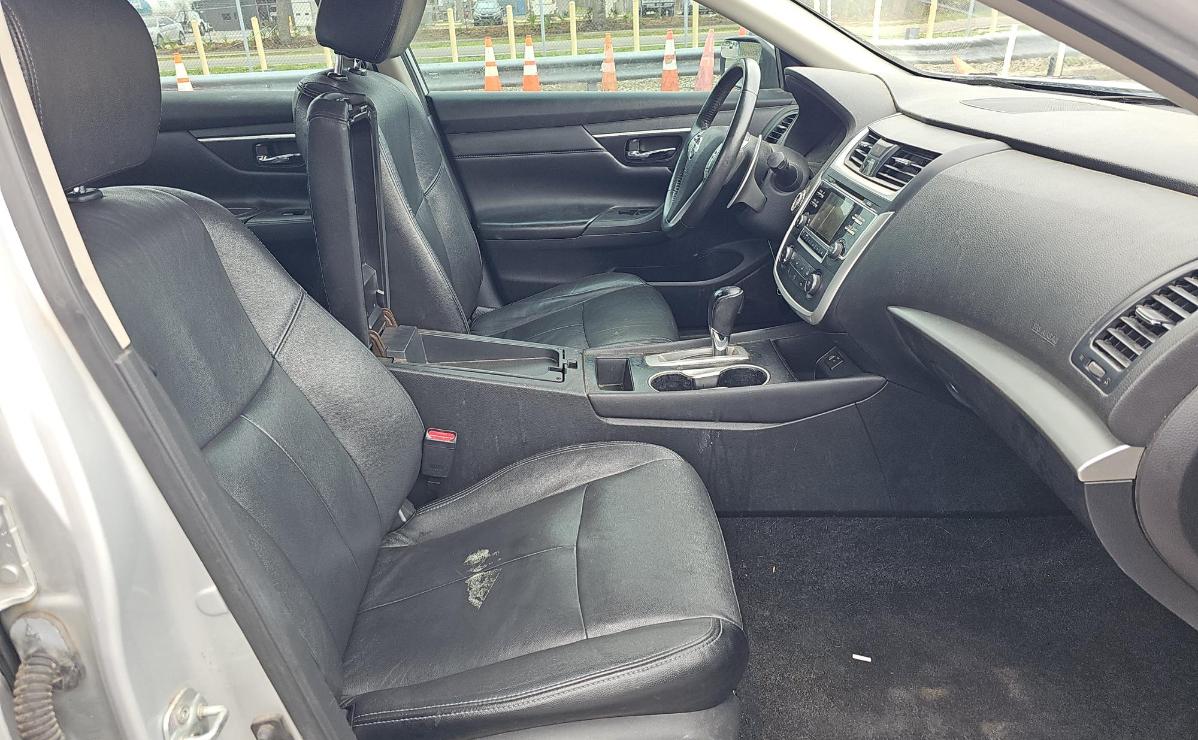 Nissan Altima  2016