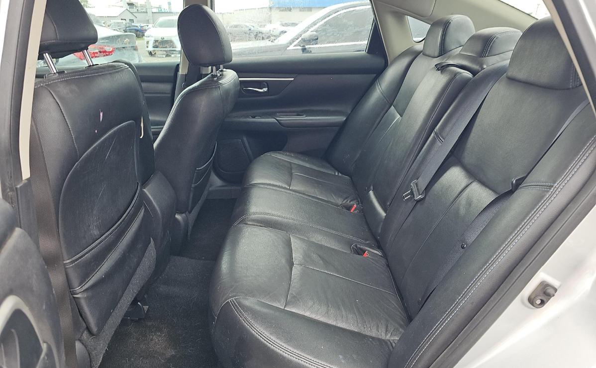 Nissan Altima  2016