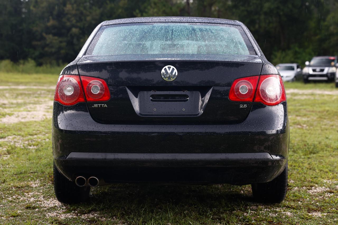 Volkswagen Jetta Sedan  2006