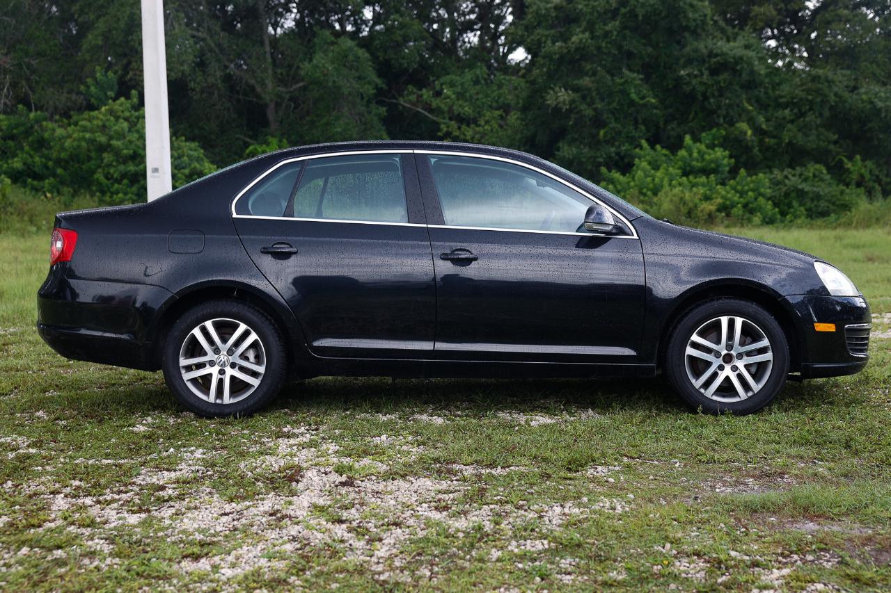 Volkswagen Jetta Sedan  2006