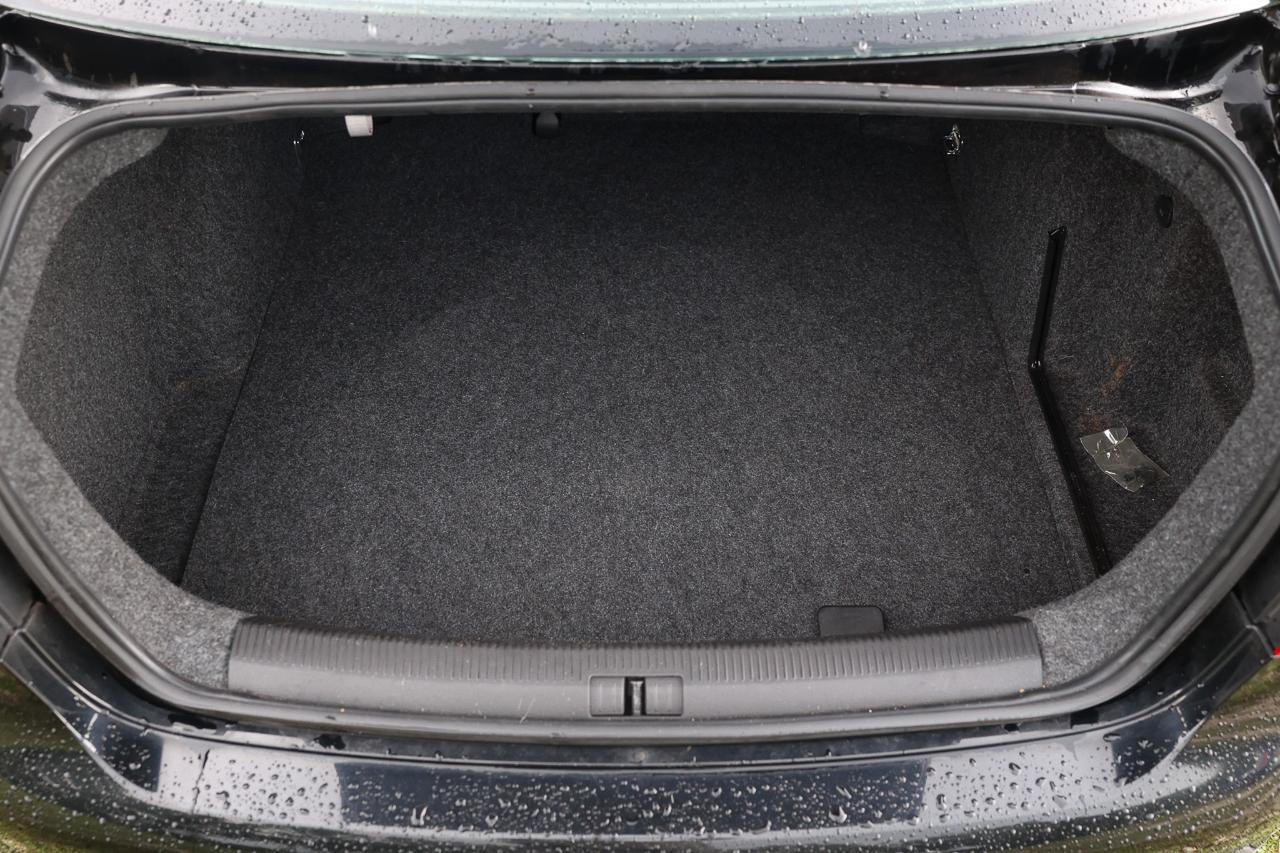 Volkswagen Jetta Sedan  2006
