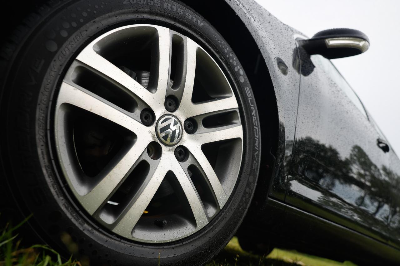 Volkswagen Jetta Sedan  2006