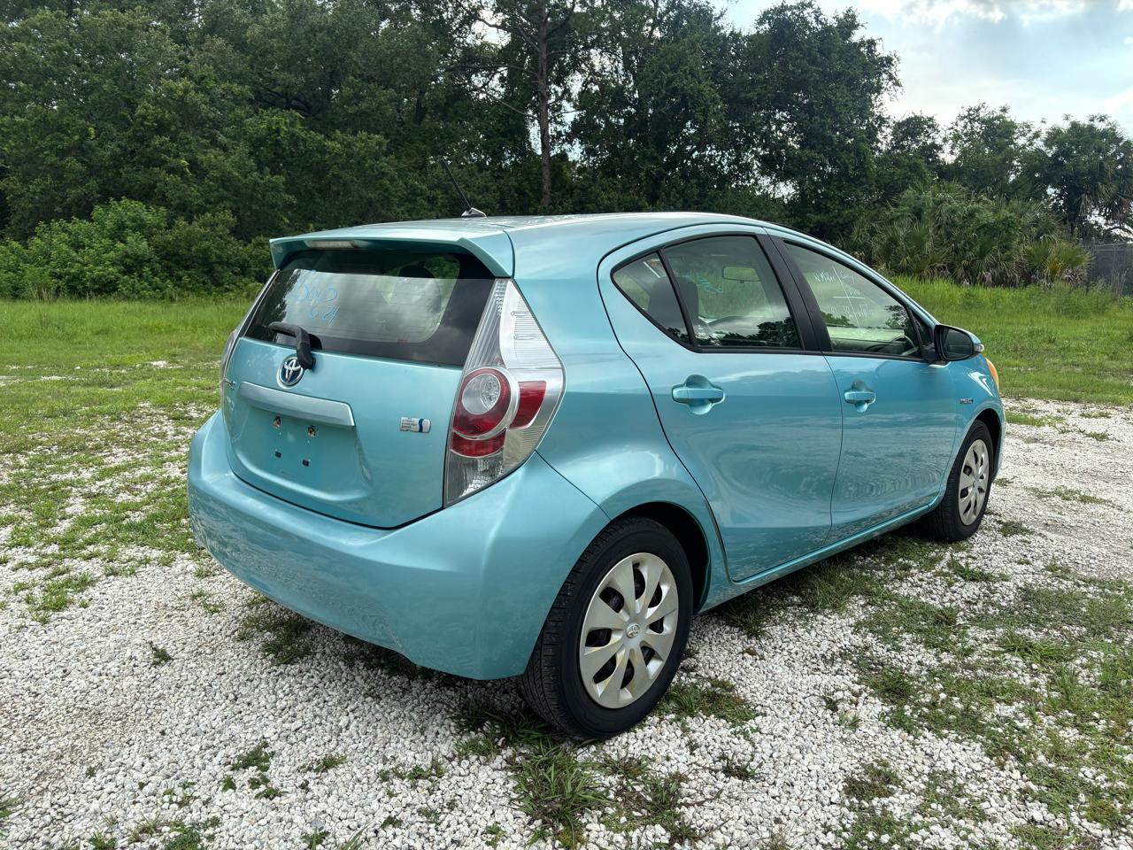 Toyota Prius c  2012
