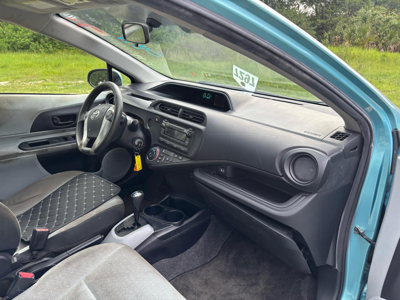 Toyota Prius c  2012