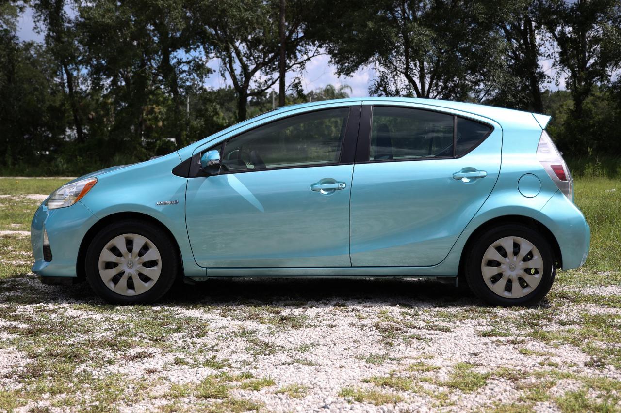 Toyota Prius c  2012