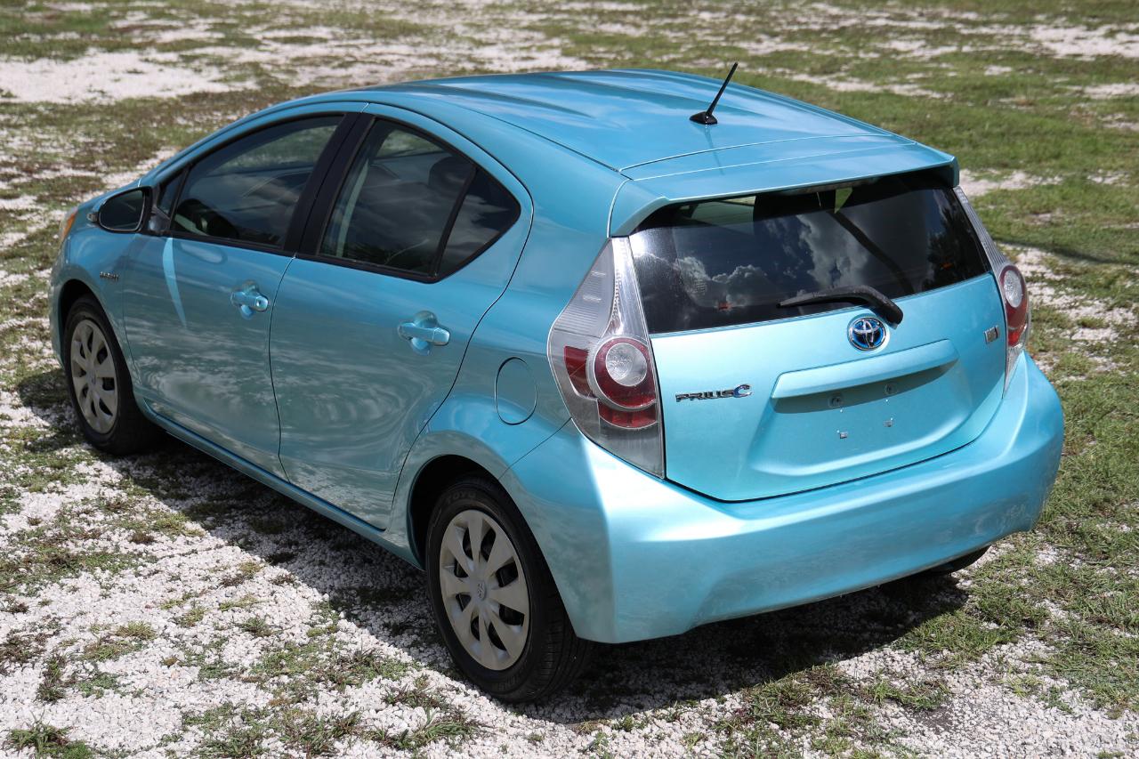 Toyota Prius c  2012