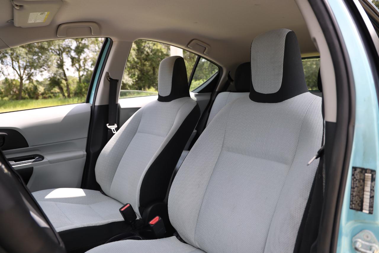 Toyota Prius c  2012