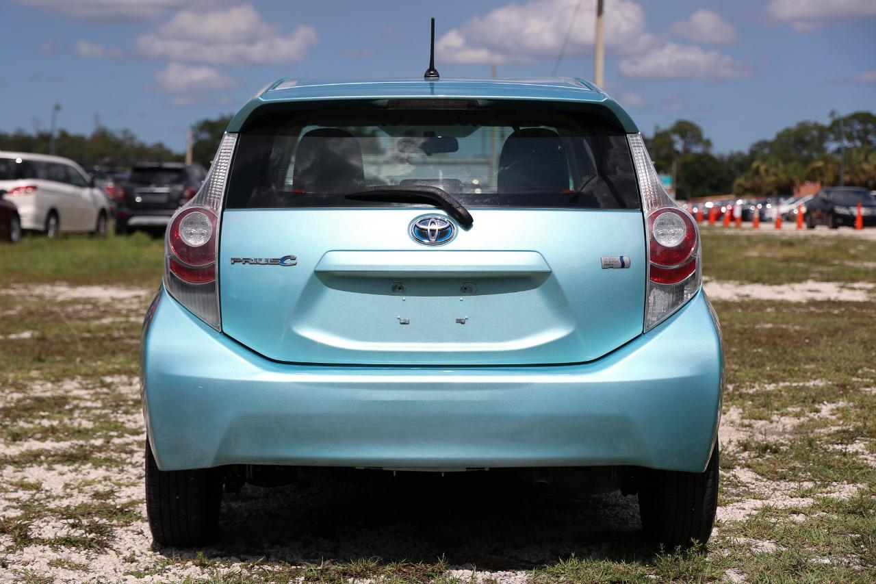 Toyota Prius c  2012