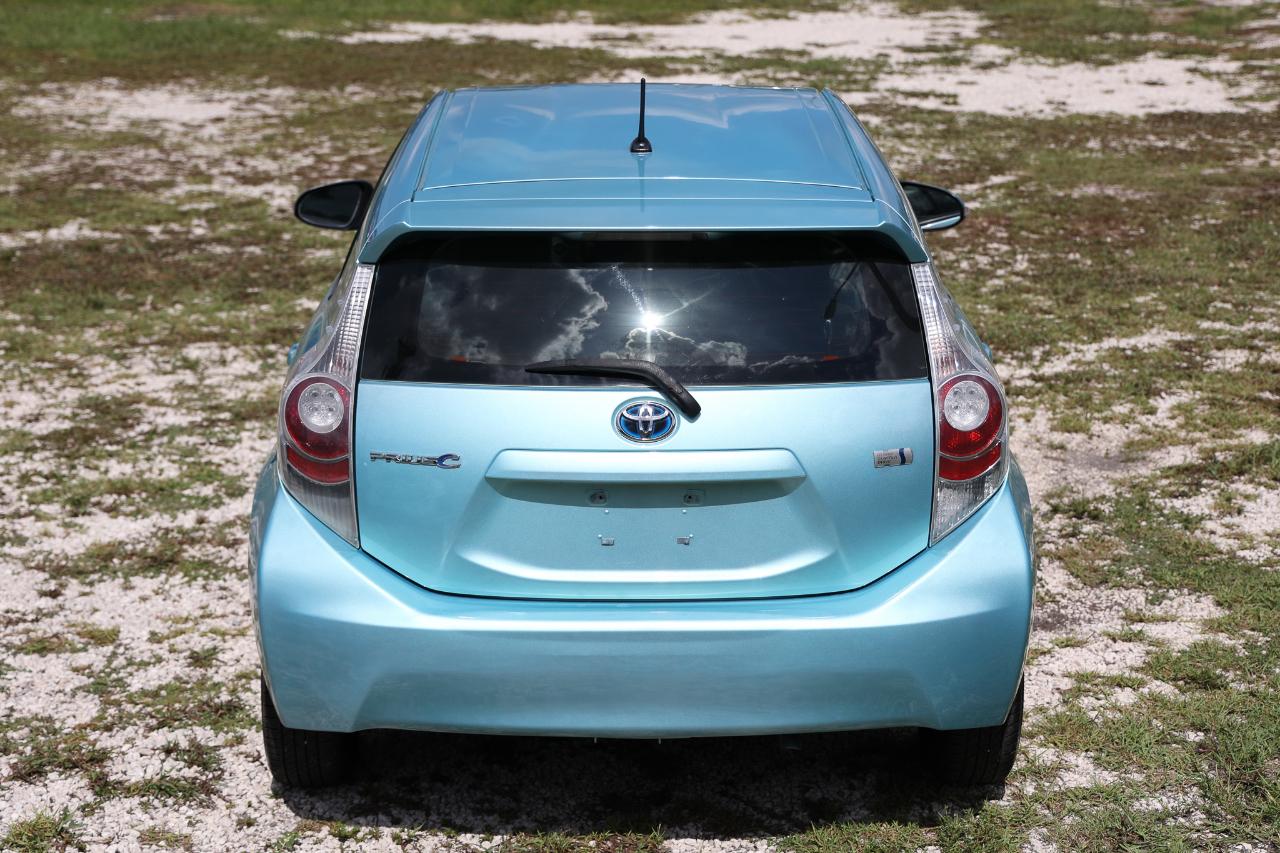 Toyota Prius c  2012