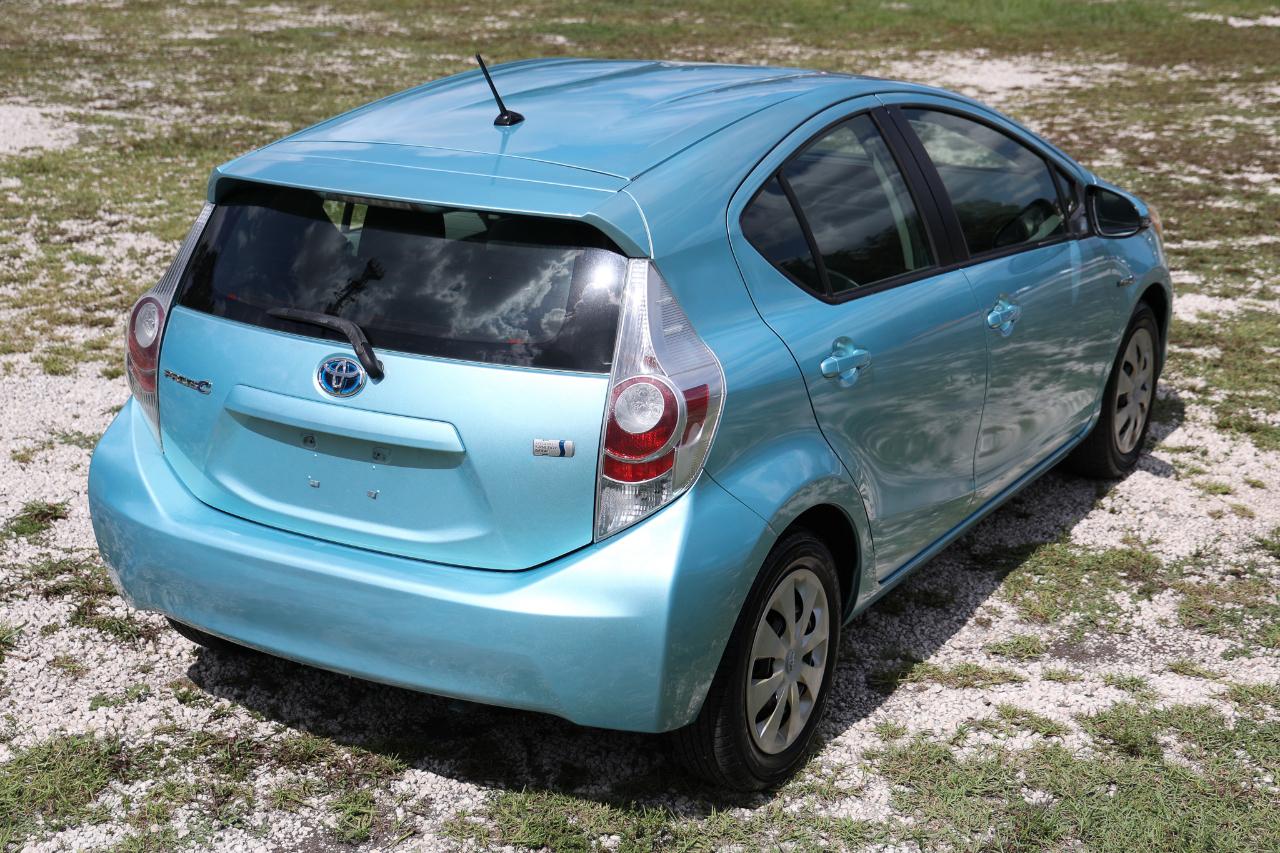 Toyota Prius c  2012