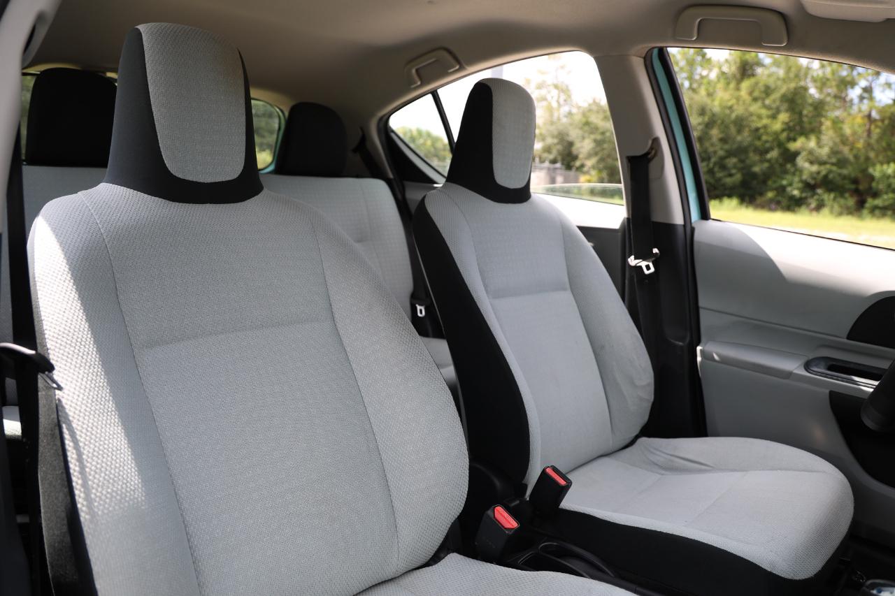Toyota Prius c  2012
