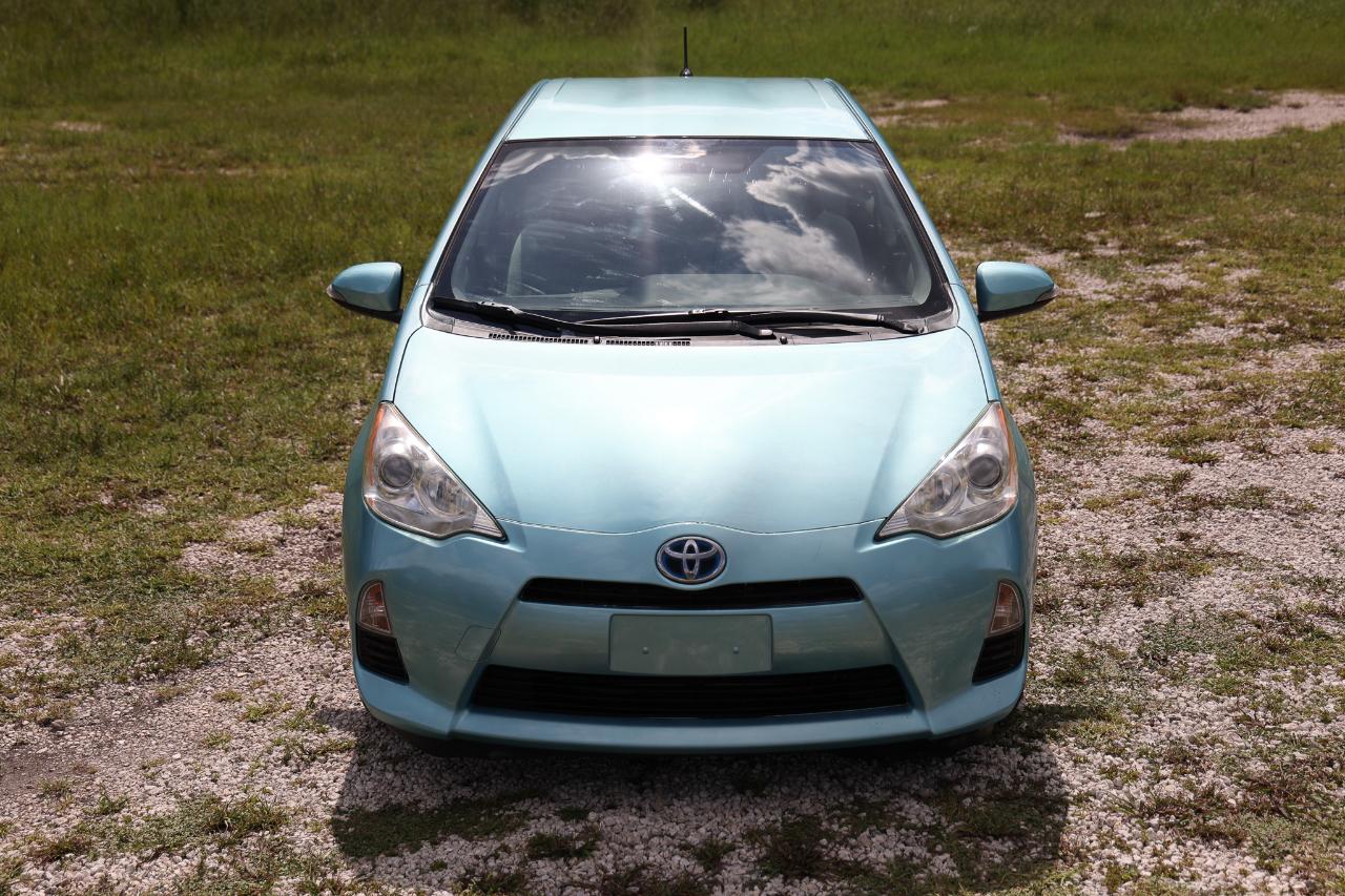 Toyota Prius c  2012
