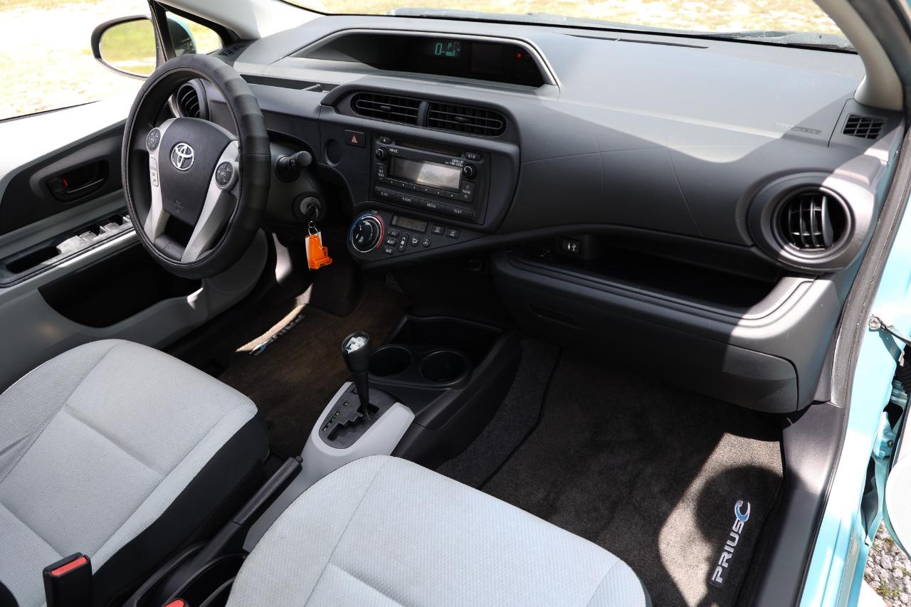 Toyota Prius c  2012