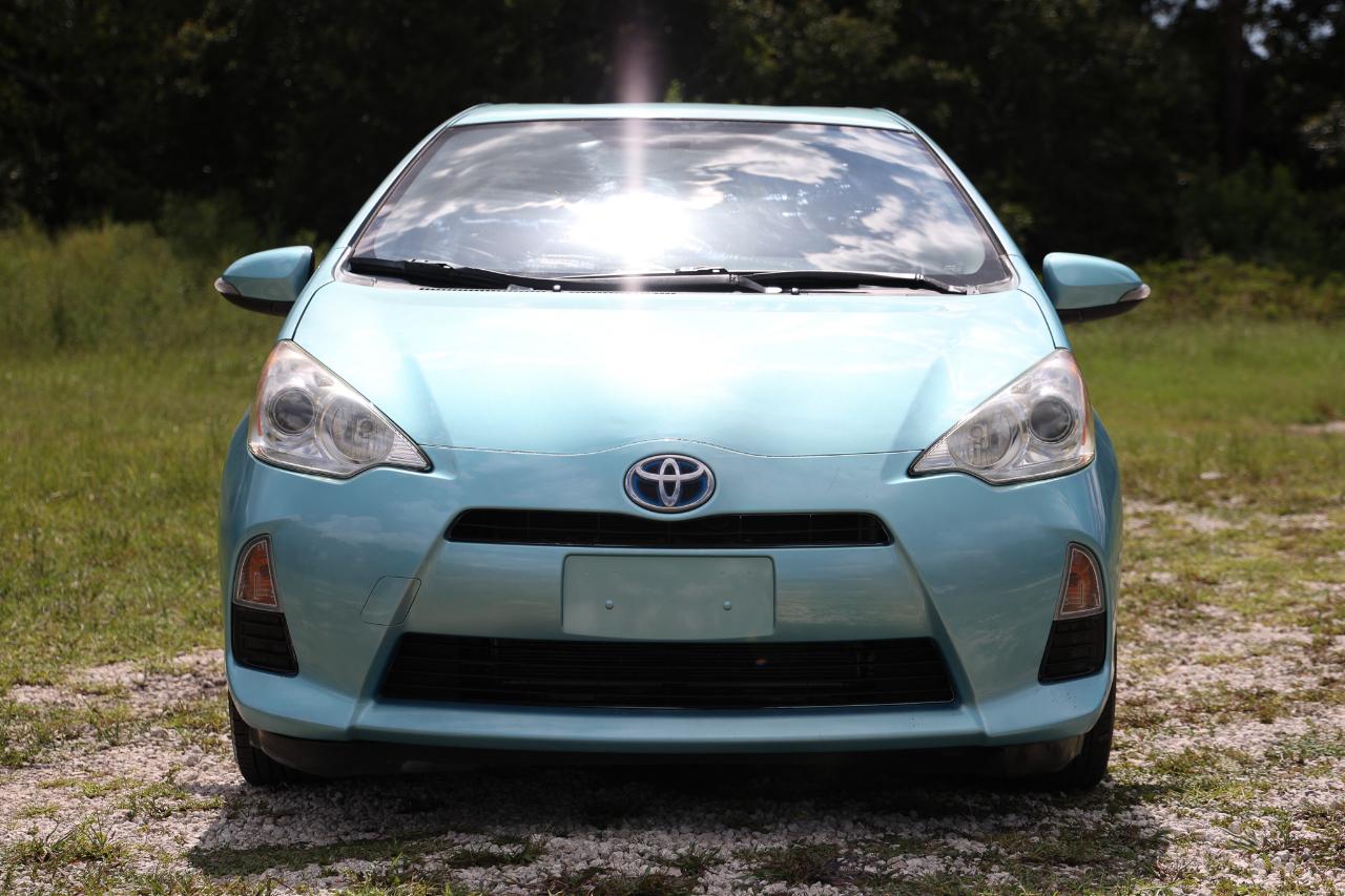 Toyota Prius c  2012