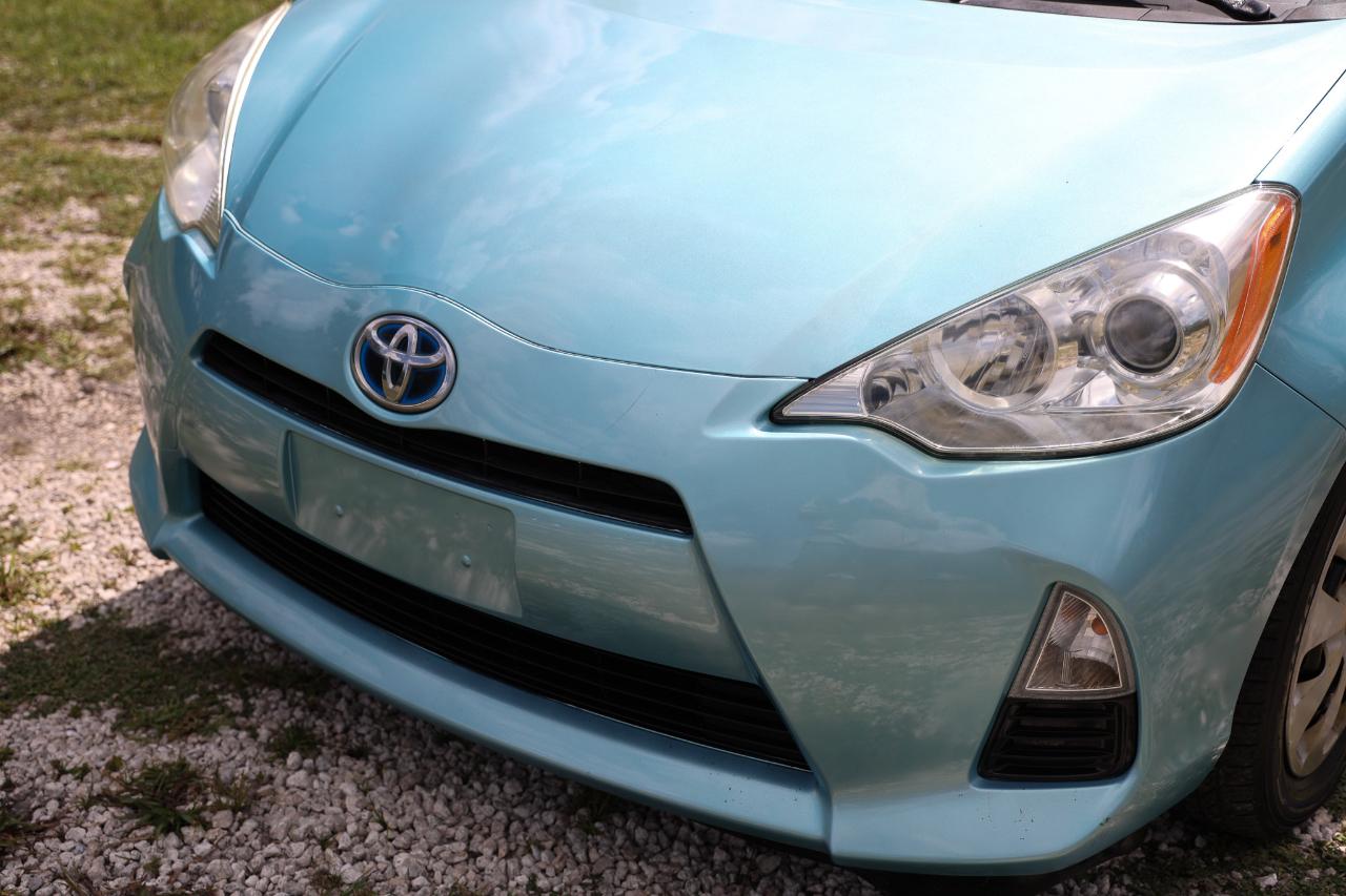 Toyota Prius c  2012