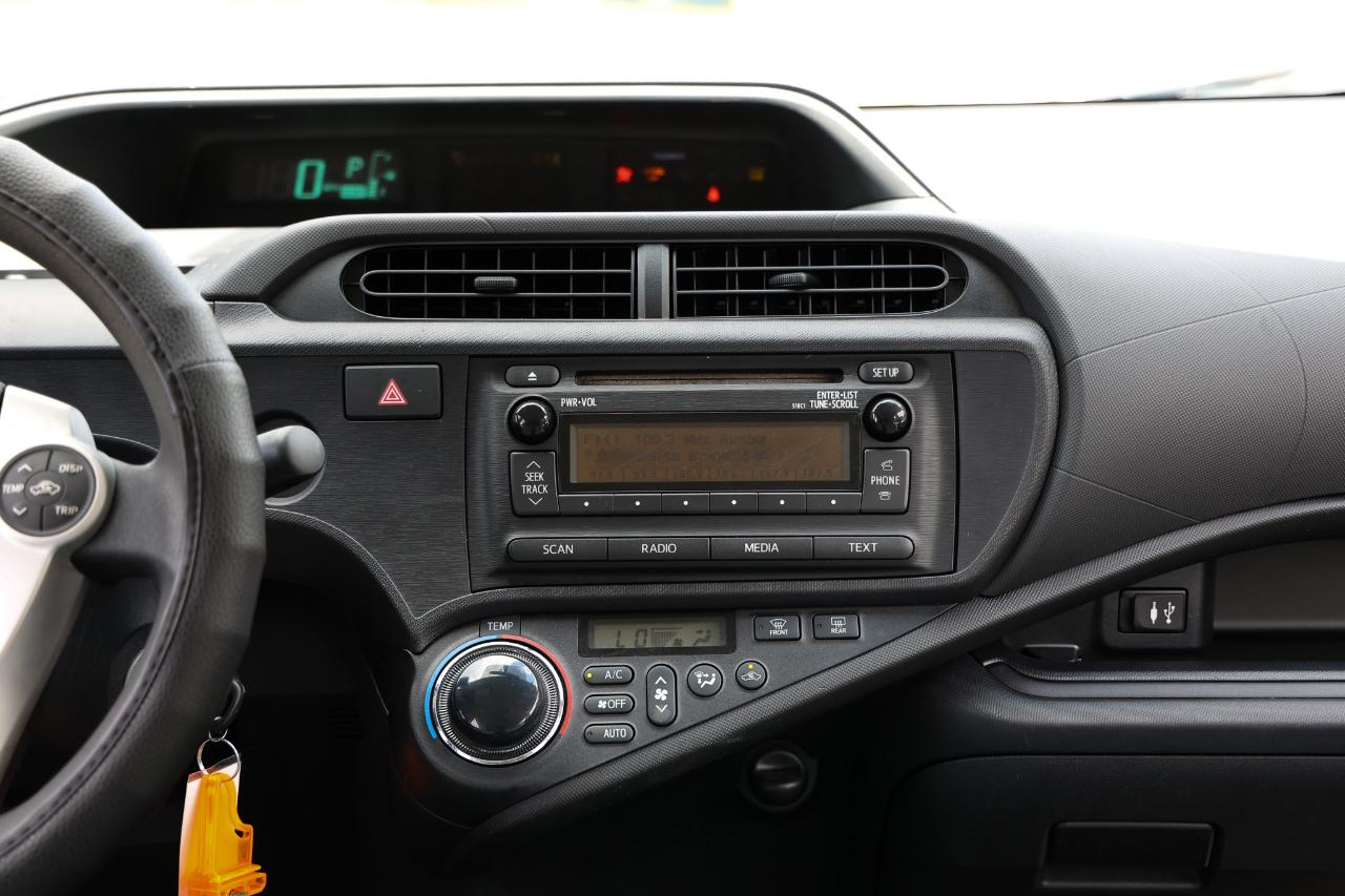 Toyota Prius c  2012