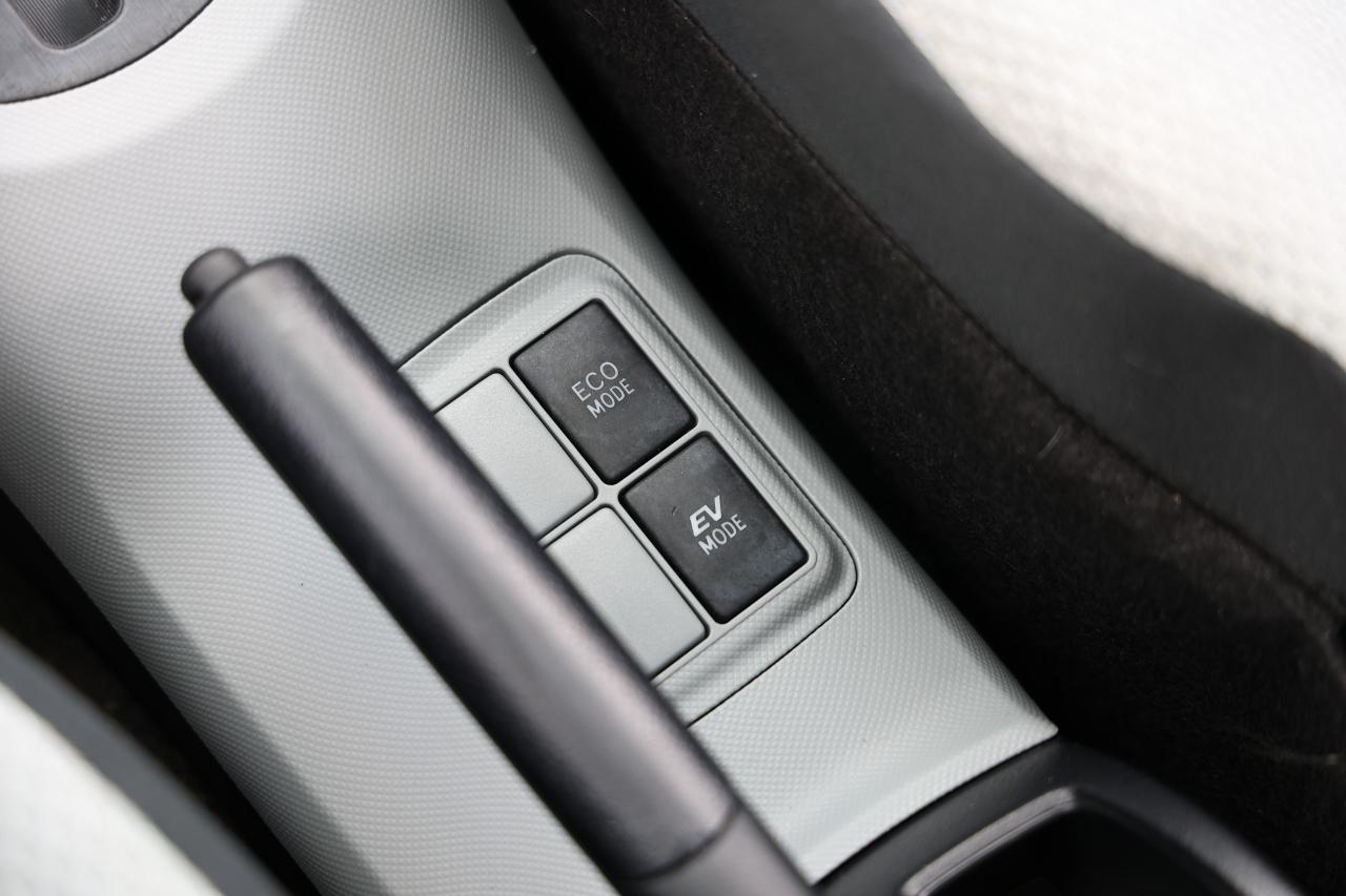 Toyota Prius c  2012