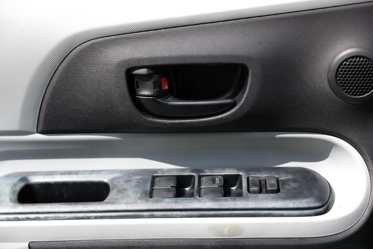 Toyota Prius c  2012