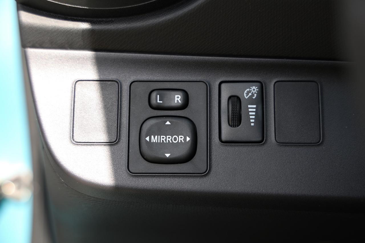 Toyota Prius c  2012