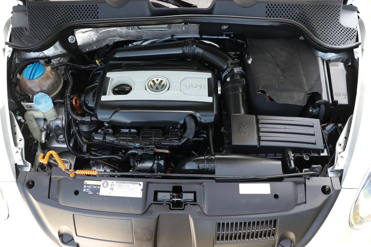 Volkswagen Beetle Coupe  2013